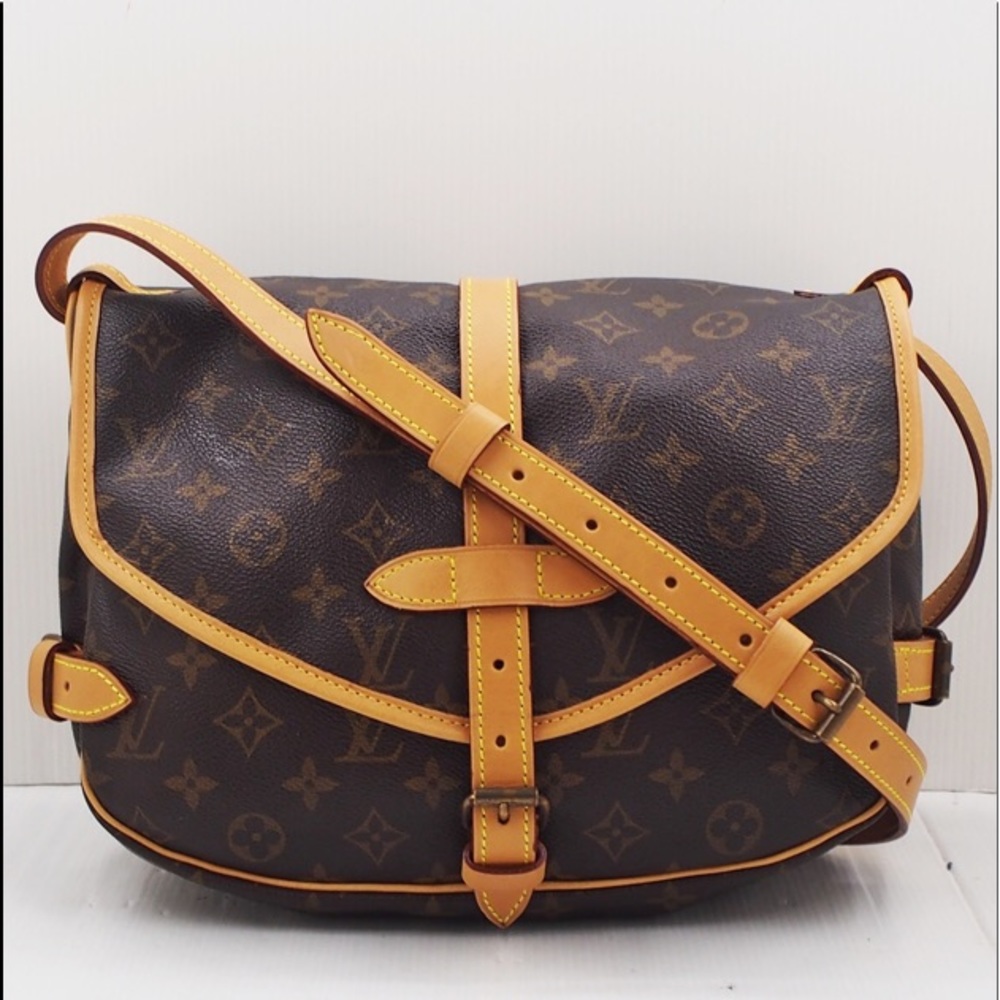 🏈Louis Vuitton Monogram Saumur 30 Crossbody bag💜
